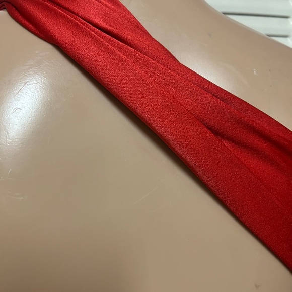 Alice + Olivia Vibrant Red One-Shoulder Dress - Picture 5 of 14